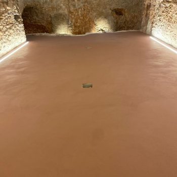 (2)